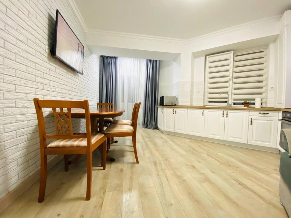 Central Eco View Apartment Chisinau Luaran gambar